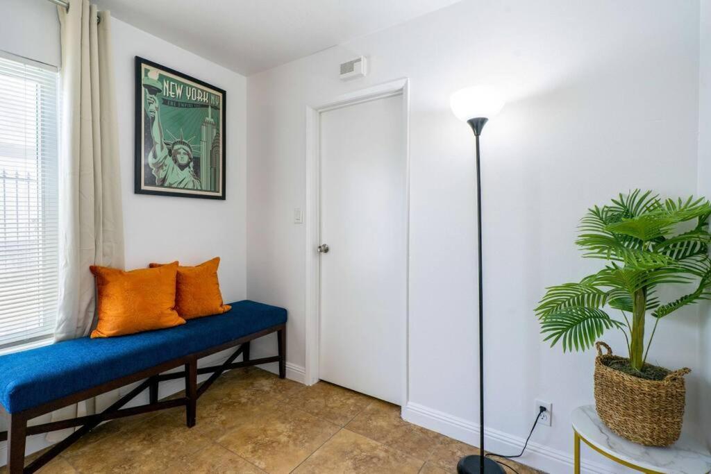 Pool House Near Chinatown Vegas Wifl-sleeps 9 Las Vegas