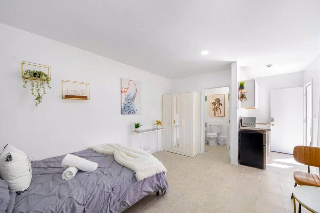 Pool House Near Chinatown Vegas Wifl-sleeps 9 * Las Vegas