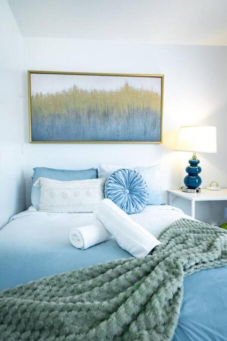 Pool House Near Chinatown Vegas Wifl-sleeps 9 Holiday home *
